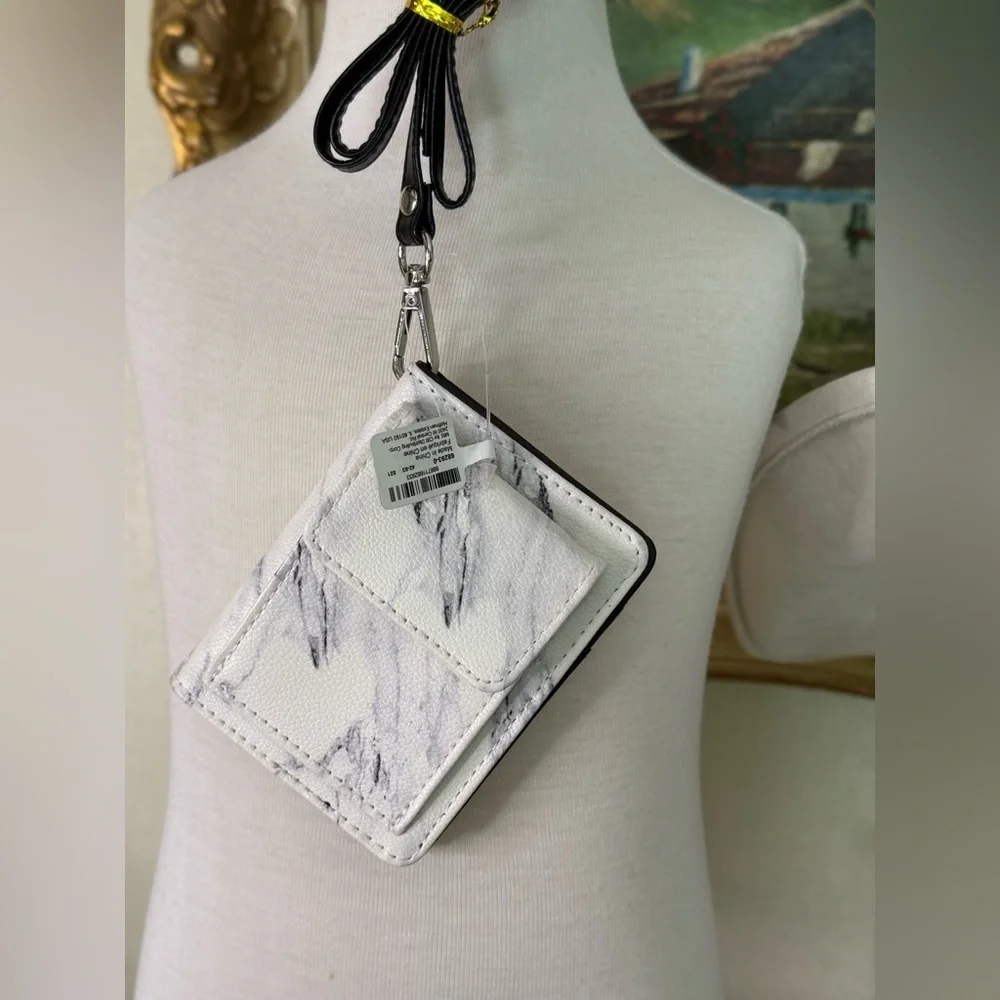 Claires elegant wallet